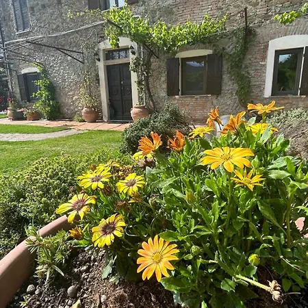 Cascina Ciosse Bed & Breakfast Grognardo