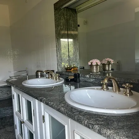 Cascina Ciosse Bed & Breakfast